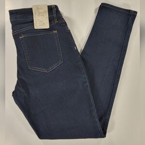 NEW Eddie Bauer Jeans Women’s 6 X 31 Blue Modern Slim Stretch Denim Tapered NWT